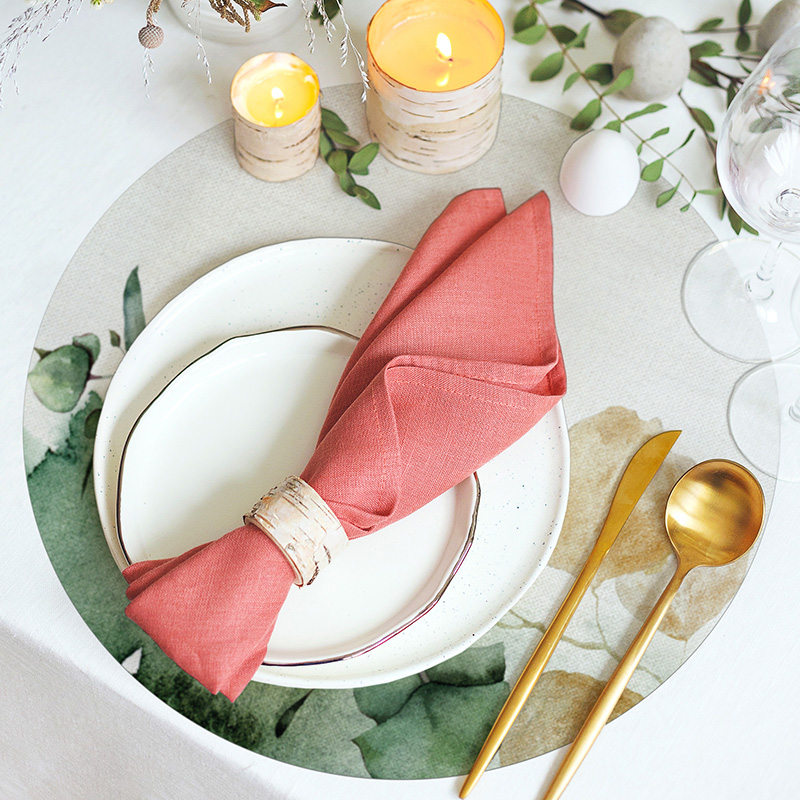 Trendy,Table,Scape,Decor,With,Living,Coral,Napkins,And,Golden